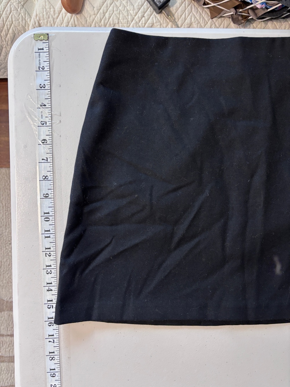 Aritzia Sunday Best Black Mini Skirt Size 8 Preppy Minimalist Elevated Basic - Picture 7 of 9